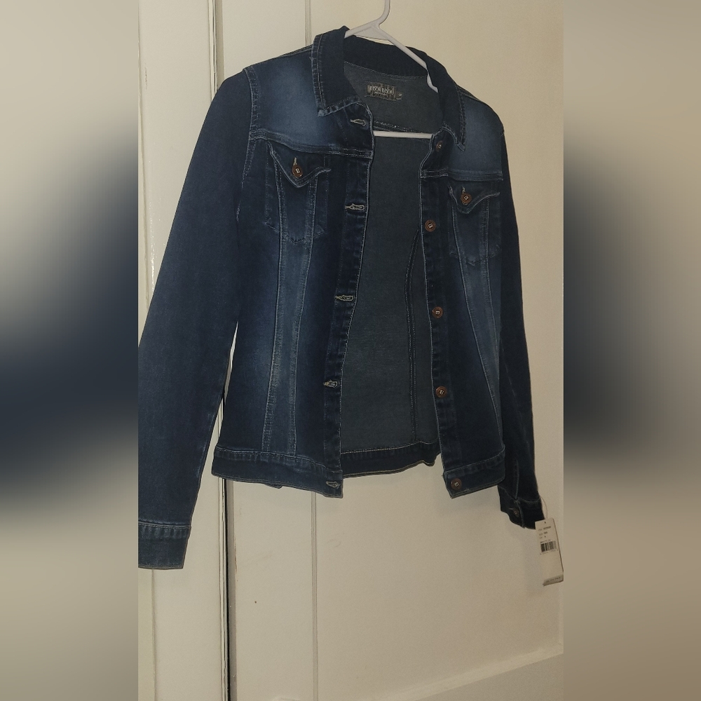 Bisou Bisou womens small jean jacket/Sweden Fttd